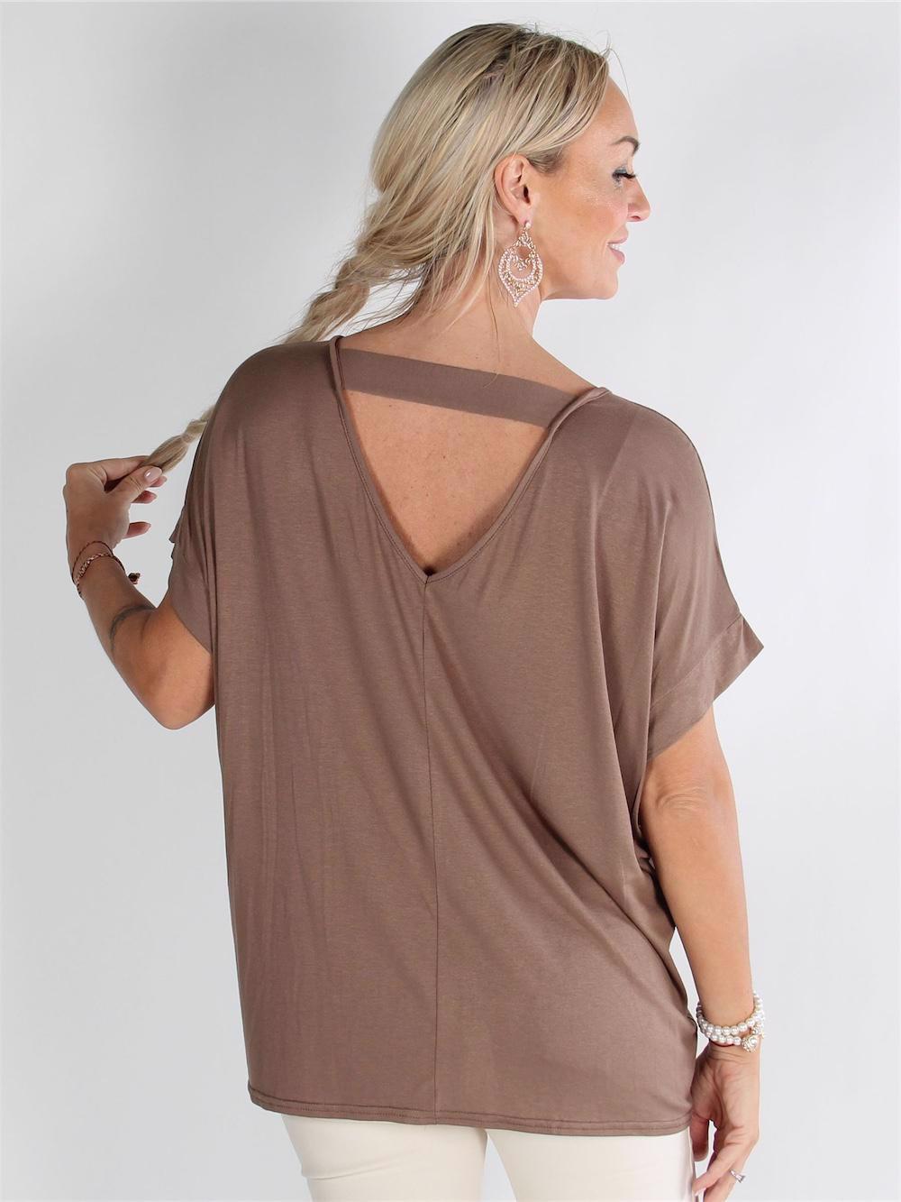 Elodie - Armygrøn t-shirt med lille V i ryggen